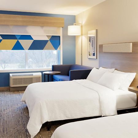 Holiday Inn Express Newton By Ihg Exteriér fotografie