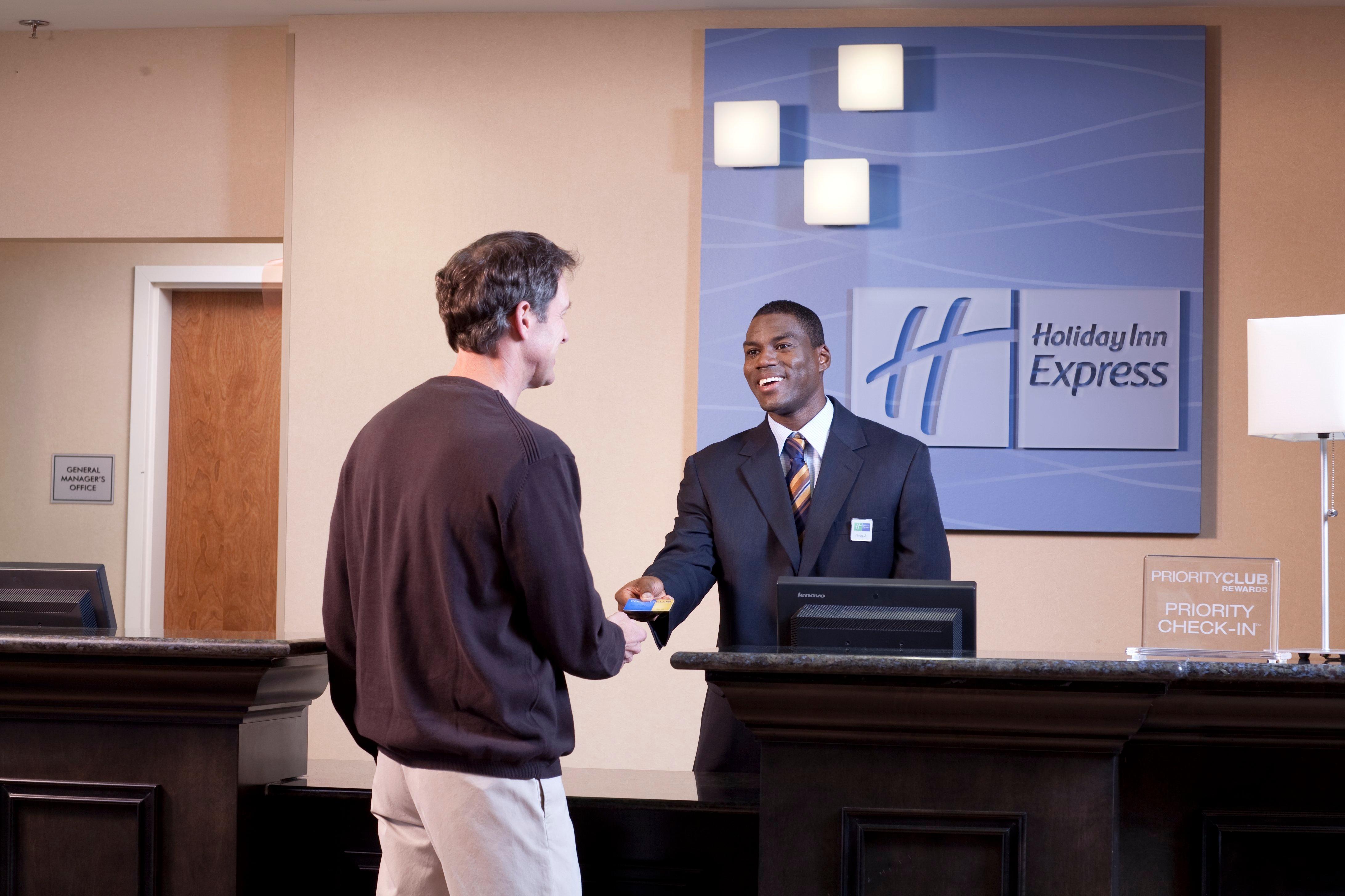 Holiday Inn Express Newton By Ihg Interiér fotografie