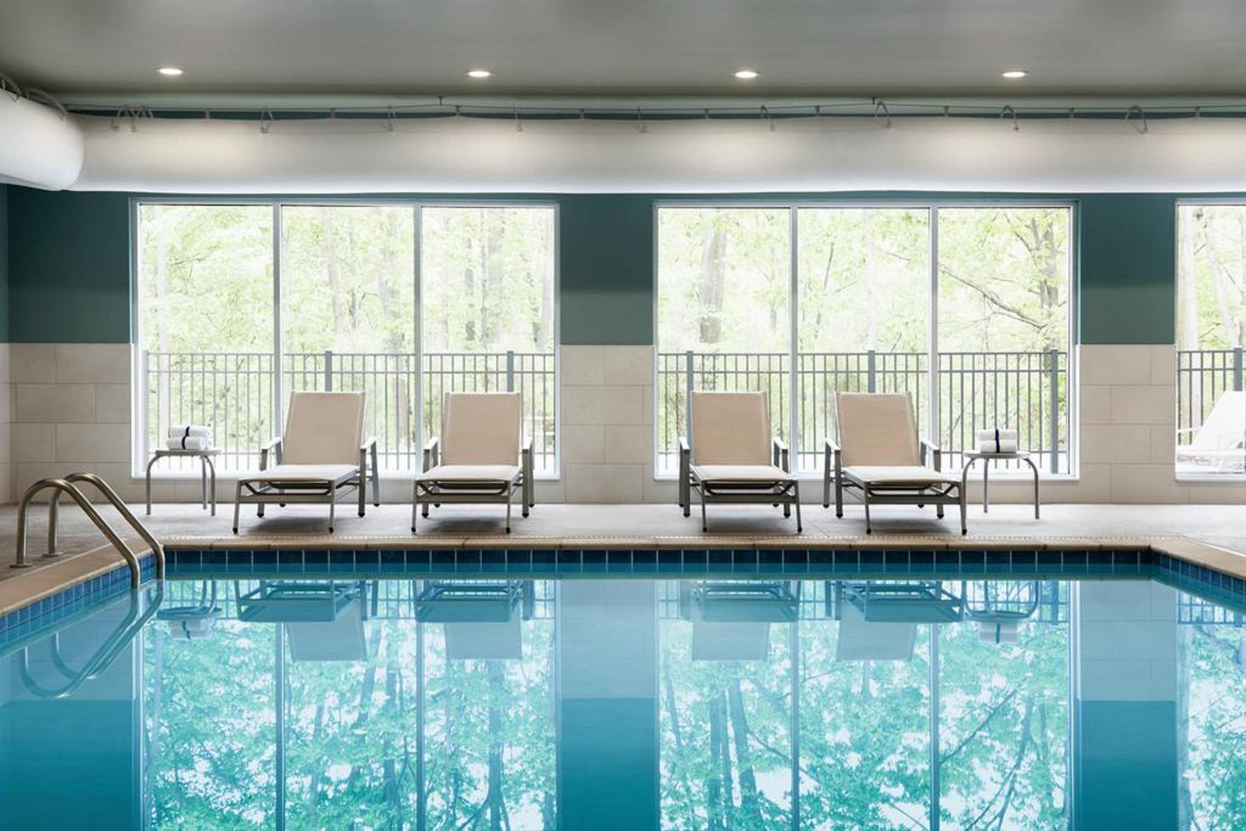 Holiday Inn Express Newton By Ihg Exteriér fotografie
